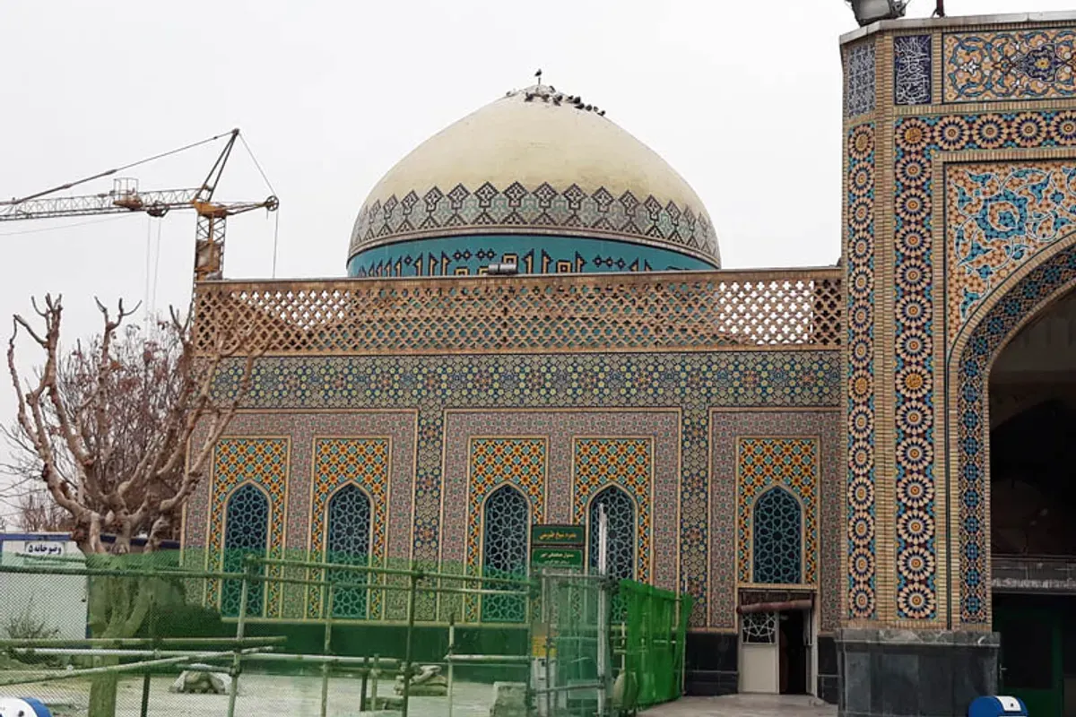 قبر طبرسی کجاست