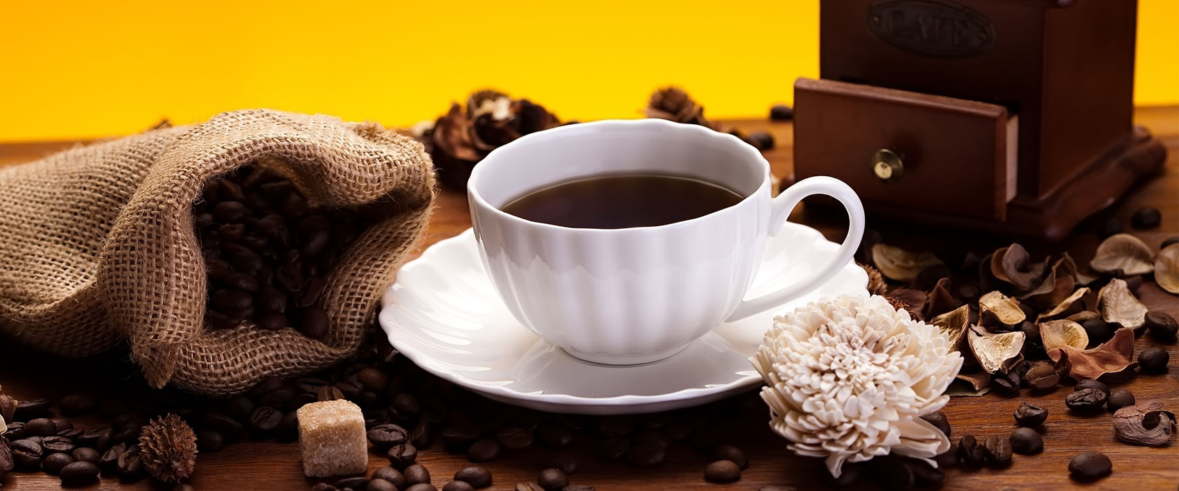عینک در فال قهوه