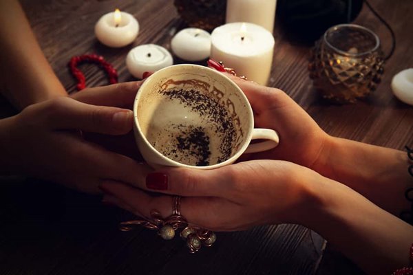 پروانه در فال قهوه