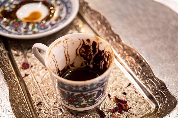 پرستو در فال قهوه