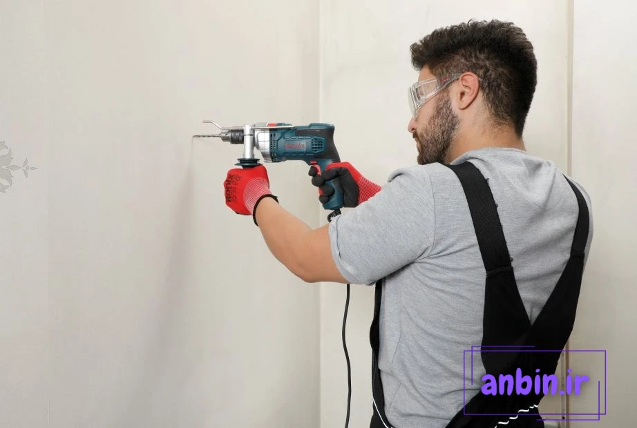 سوراخ کردن دیوار به کمک دریل برقی رونیکس