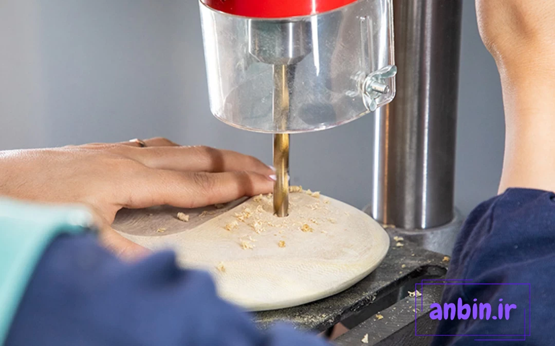 سوراخکاری قطعات چوب با دریل ستونی 2604 رونیکس
