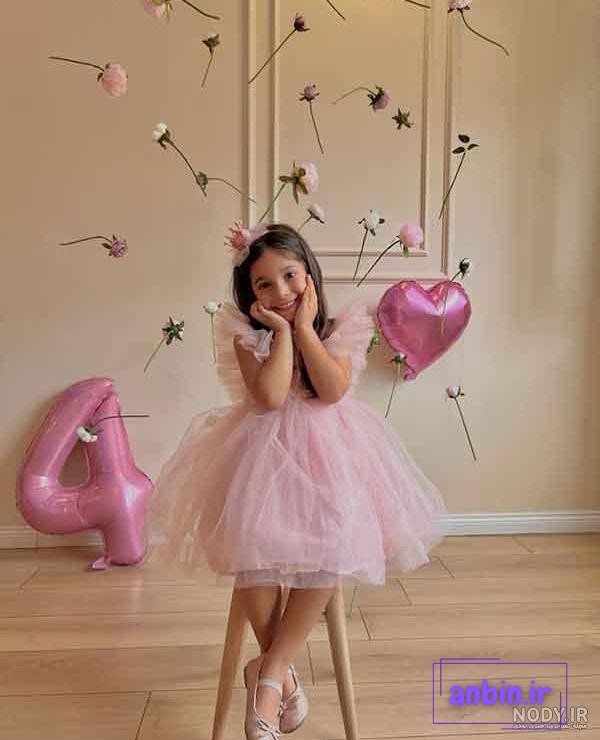ژست عکس پاییزی کودکانه